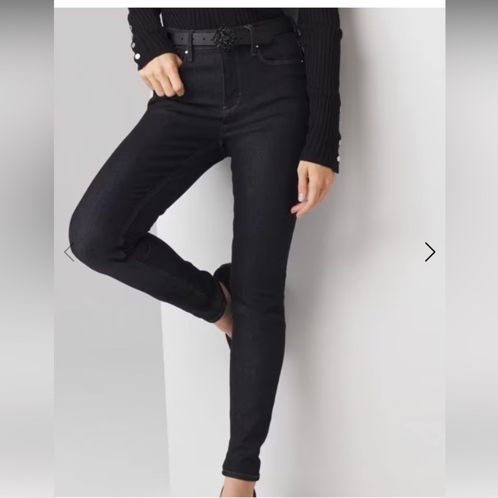 WHBM size 2R Black Skinny jeans with stretch in waistband -